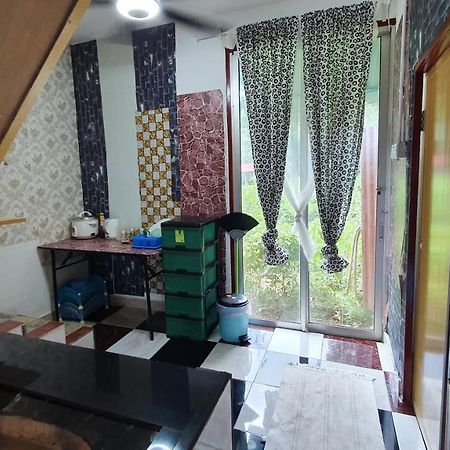 Chalet Kampong Semawar Kuala Kangsar Extérieur photo