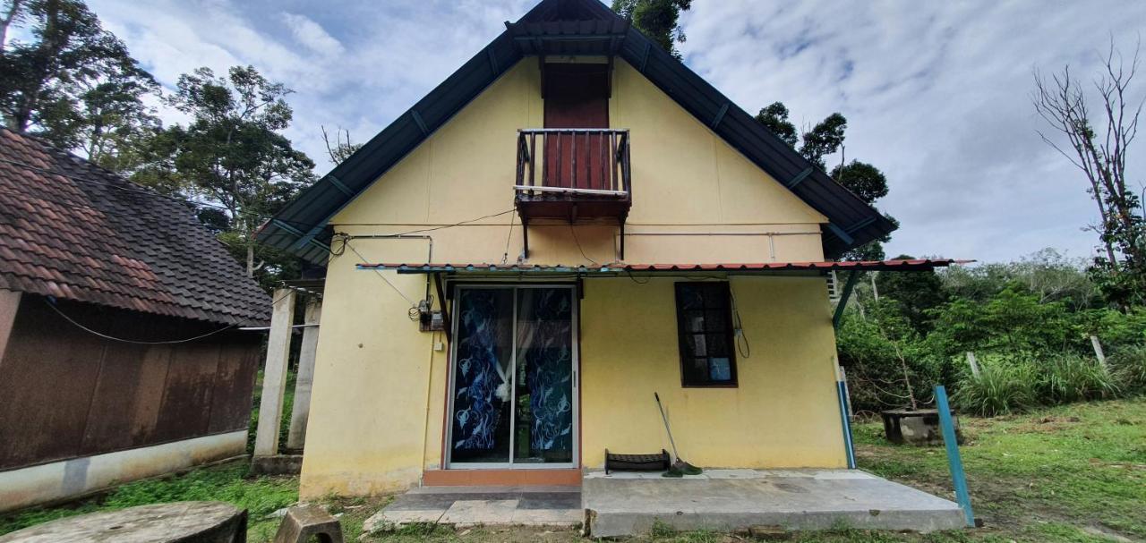 Chalet Kampong Semawar Kuala Kangsar Extérieur photo