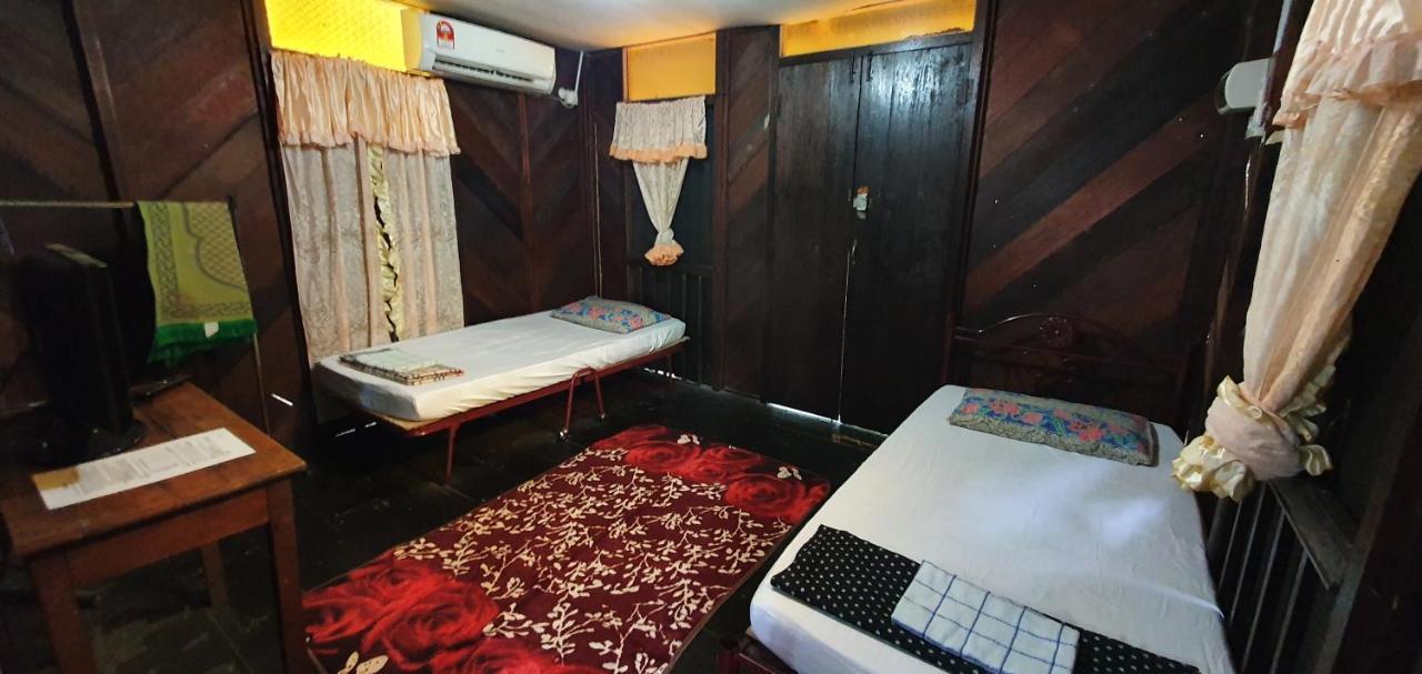 Chalet Kampong Semawar Kuala Kangsar Extérieur photo