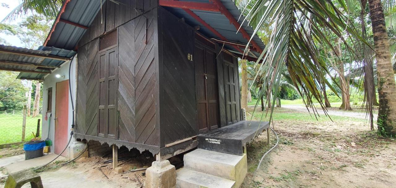 Chalet Kampong Semawar Kuala Kangsar Extérieur photo