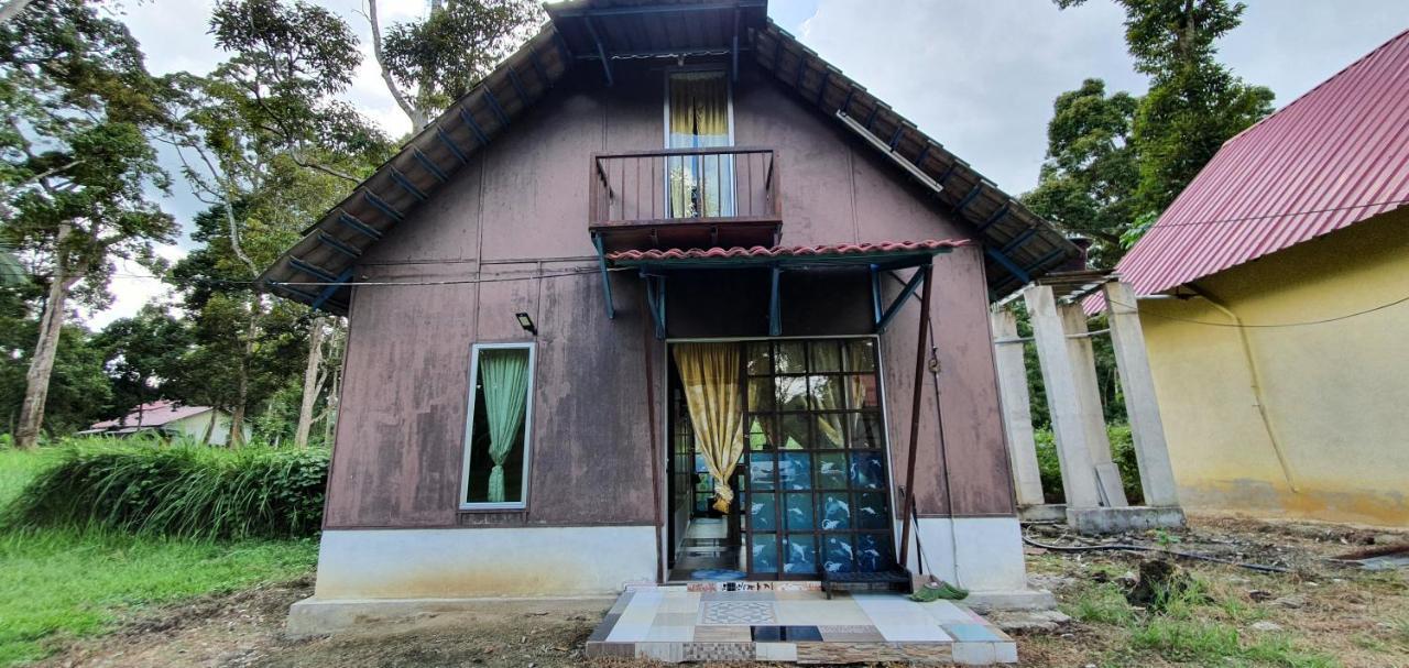 Chalet Kampong Semawar Kuala Kangsar Extérieur photo