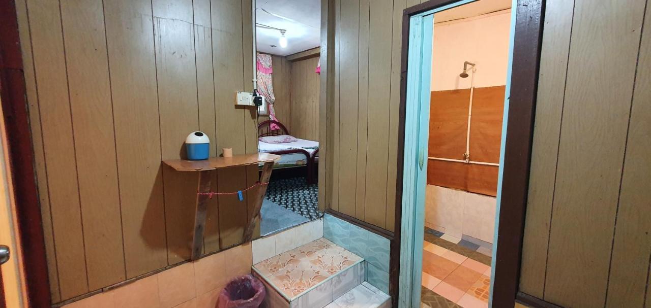 Chalet Kampong Semawar Kuala Kangsar Extérieur photo