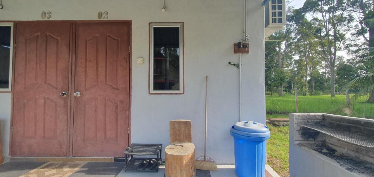 Chalet Kampong Semawar Kuala Kangsar Extérieur photo