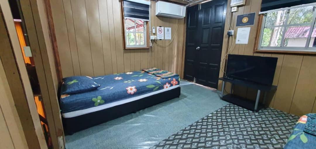 Chalet Kampong Semawar Kuala Kangsar Extérieur photo