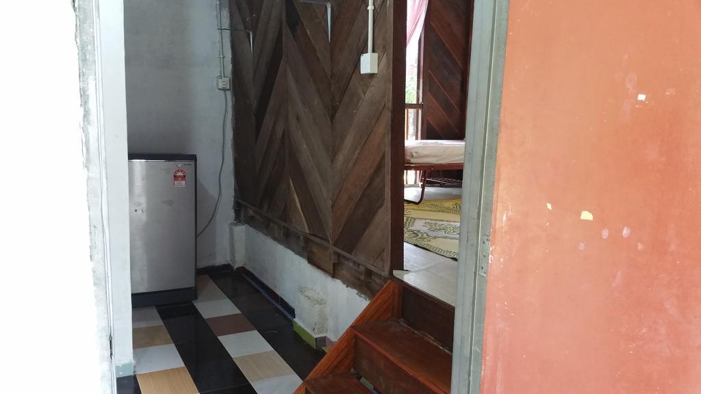 Chalet Kampong Semawar Kuala Kangsar Extérieur photo