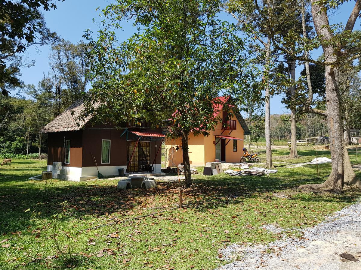 Chalet Kampong Semawar Kuala Kangsar Extérieur photo